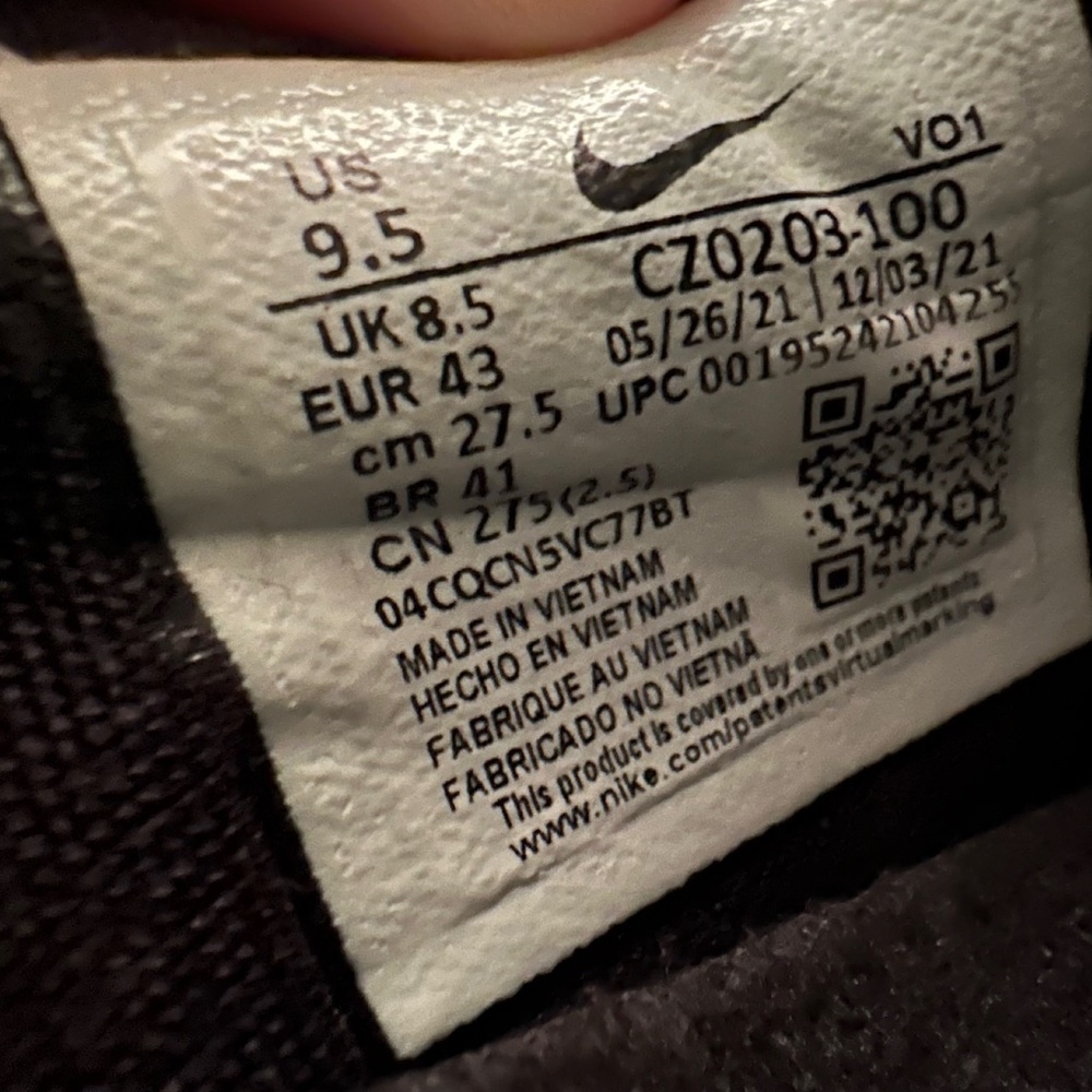 Nike Lebron 19 White/Black/Metallic Gold Size 9.5 mens